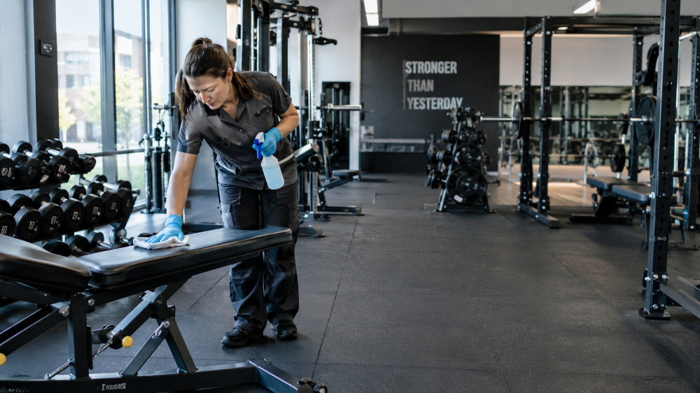 Limpieza y desinfeccion de instalaciones deportivas y gimnasios